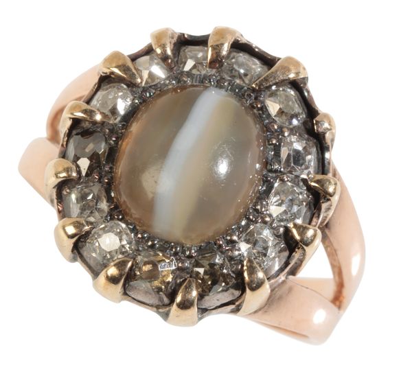 A TIGERS EYE AND DIAMOND CLUSTER RING