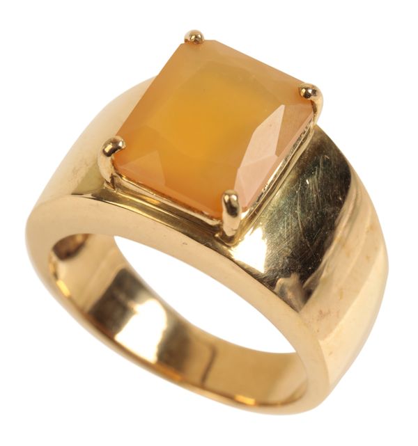 A GENTLEMANS AFRICAN FIRE OPAL DRESS RING