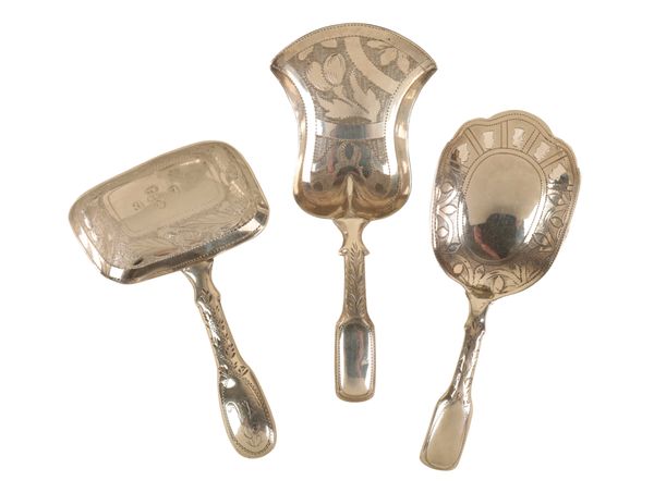 THREE GEORGE III SILVER FIDDLE PATTERN CADDY SPOONS