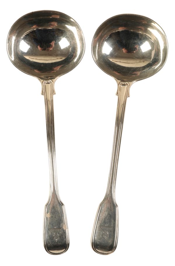 A PAIR OF VICTORIAN SILVER FIDDLE AND THREAD PATTERN SAUCE LADLES