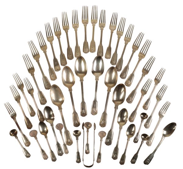 A VICTORIAN FIDDLE AND SHELL PATTERN SILVER CUTLERY SERVICE