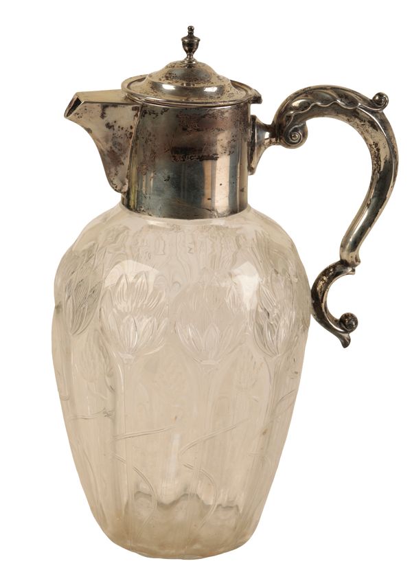 A GEORGE V SILVER MOUNTED CLARET JUG