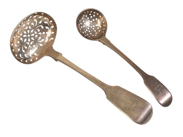 A VICTORIAN SILVER FIDDLE PATTERN STRAINER SPOON