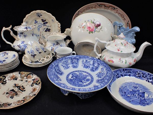 A COLLECTION OF 19TH CENTURY CERAMICS