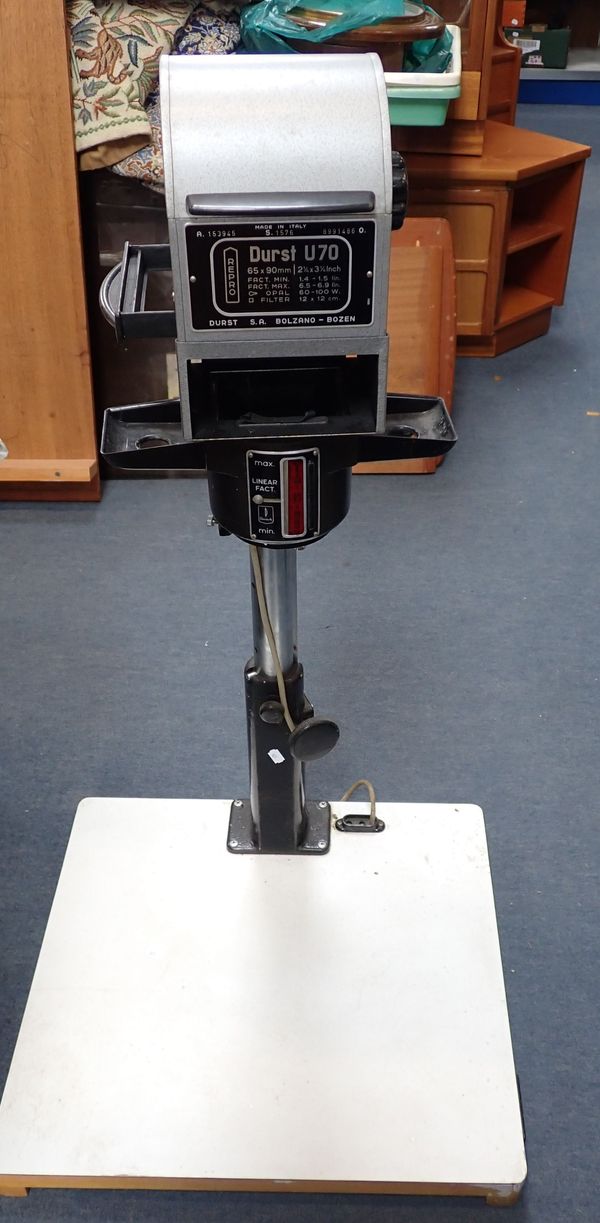 A DURST U70 ENLARGER STAND