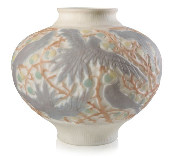 A PHOENIX CONSOLIDATED GLASS VASE