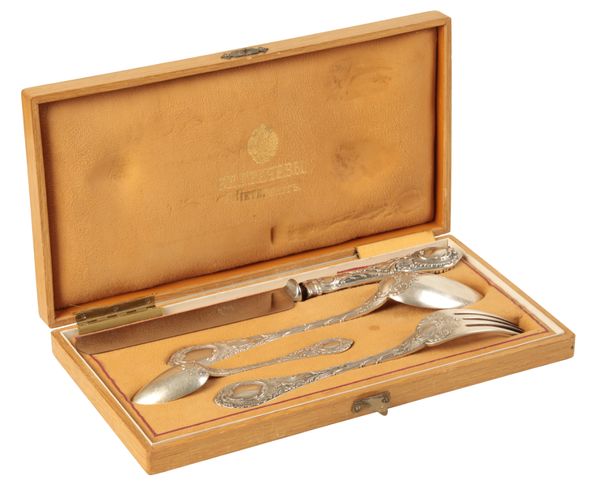 A TRAVELLING CUTLERY SET BY GRACHEV BROTHERS ST PETERSBURG