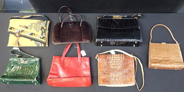 A COLLECTION OF VINTAGE HANDBAGS