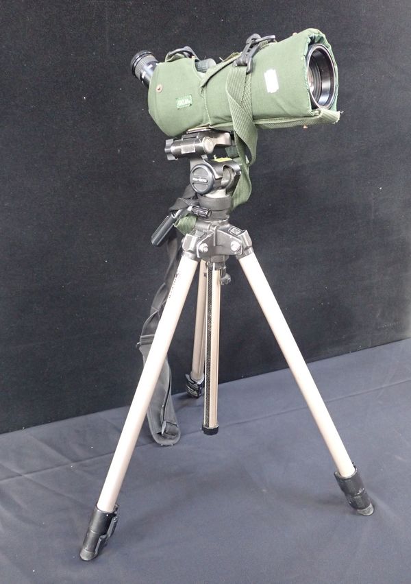 A KOWA 30X WIDE BIRD WATCHING SPOTTING SCOPE