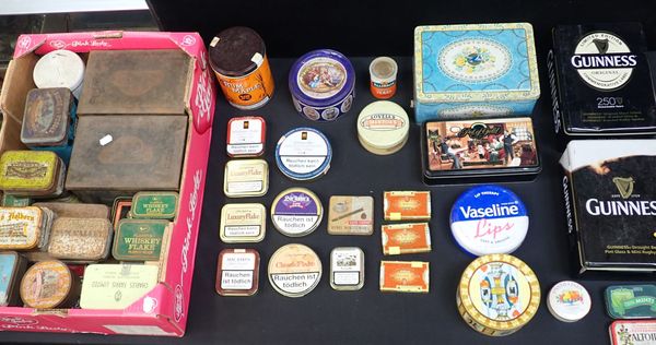 A QUANITY OF VINTAGE TINS