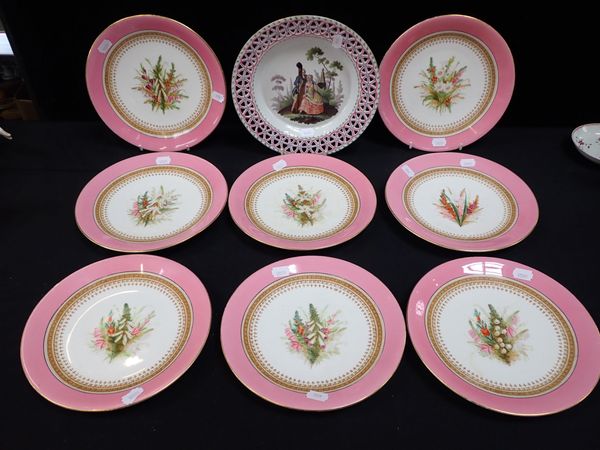 A SET OF ROYAL WORCESTER DESSERT PLATES