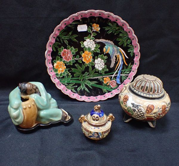 A CHINESE FIGURAL CENSER, A JAPANESE POT-POURRI