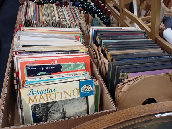 A COLLECTION OF MOSTLY  CLASSICAL LP RECORDS