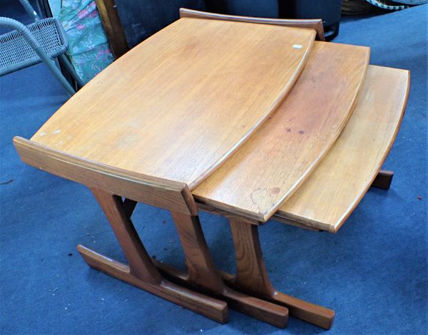 AN E.GOMME MID CENTURY MODERN TEAK NEST OF TABLES