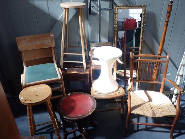 VARIOUS SMALL FURNITURE, INCLUDING MID-CENTURY STACKING CHAIRS