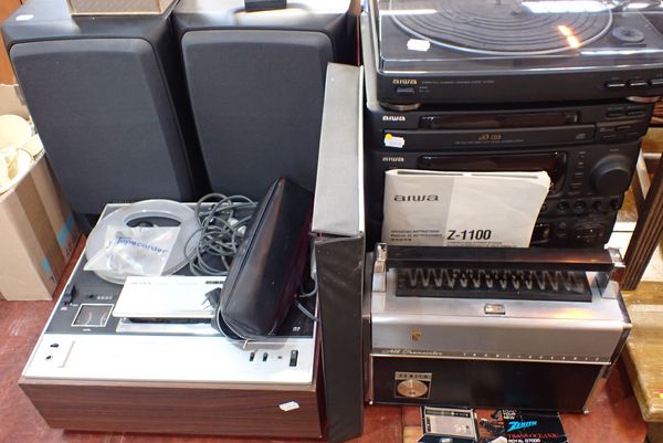 AN AIWA STEREO SYSTEM, WITH  TURNTABLE