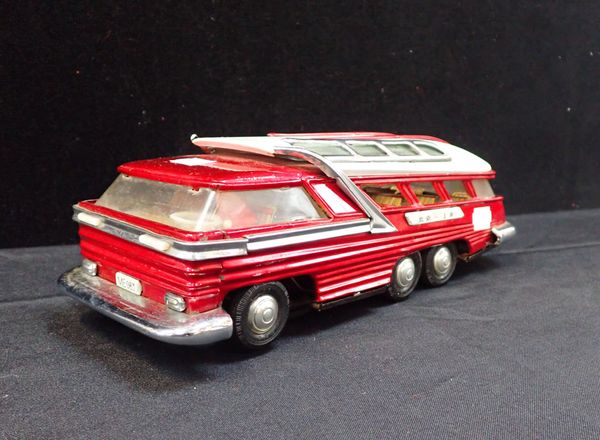 VINTAGE RED "TIN PLATE" TOY CAMPER