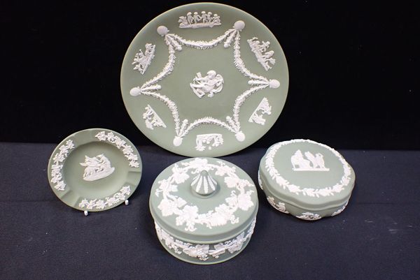 FOUR PIECES OF WEDGWOOD GREEN JASPER WARE