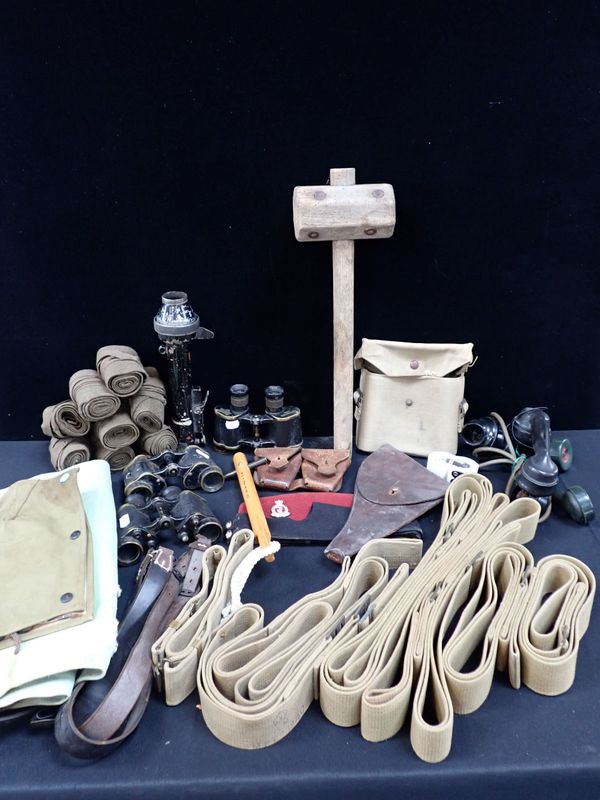 A COLLECTION OF WWII MILITARIA