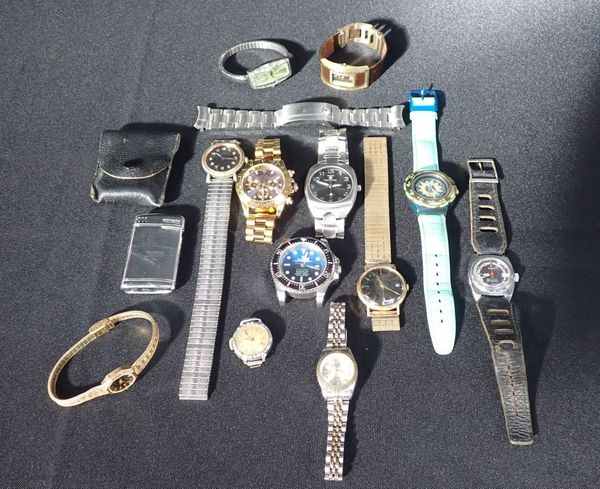 A COLLECTION OF VARIOUS WATCHES