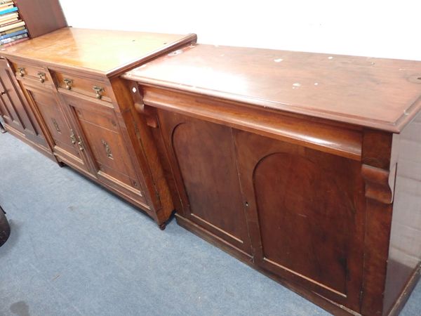 AN EARLY VICTORIAN MAHOGANY CHIFFONIER