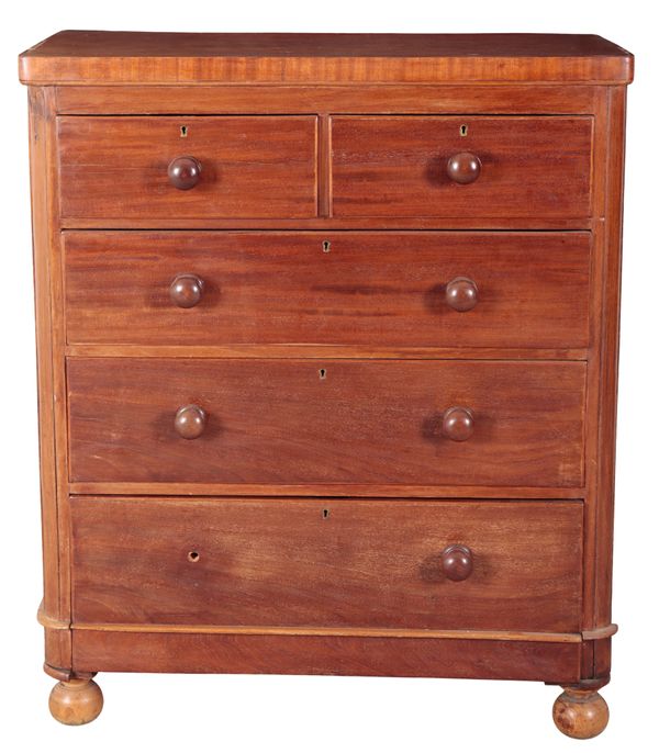 A VICTORIAN MAHOGANY CHEST OF DRAWERS