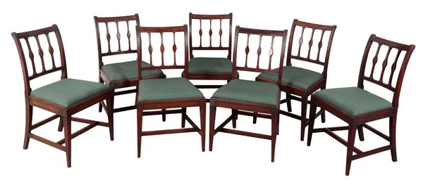 A SET OF SEVEN REGENCY MAHOGANY DINING CHAIRS