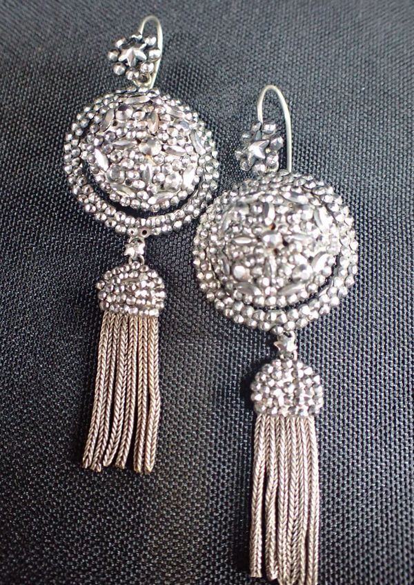 A PAIR OF 19TH CENTURY CUT STEEL FRINGE EARRINGS