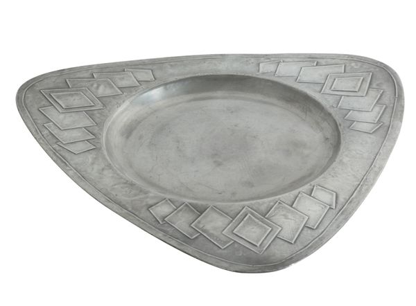 AN EARLY 20TH CENTURY EMBOSSED PEWTER COVERED TRIANGULAR TRAY