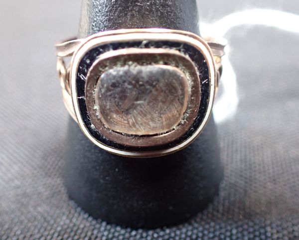 A GEORGIAN MOURNING RING