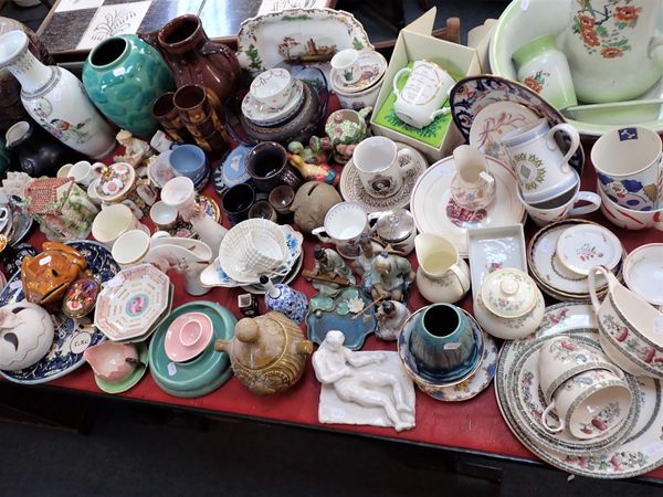 A LARGE QUANTITY OF MIXED CERAMICS