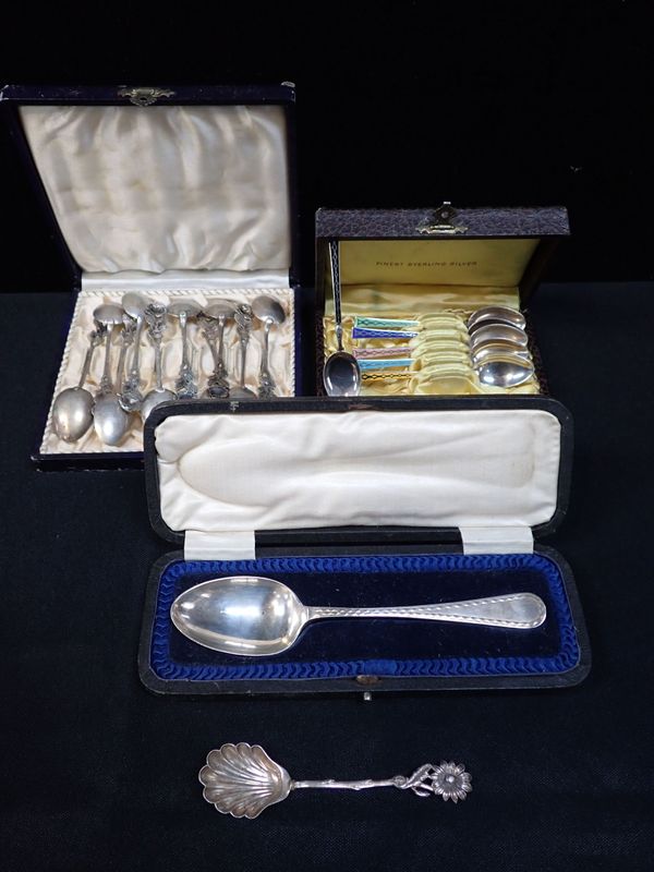 A CASED SILVER DESSERT SPOON, SHEFFIELD 1906