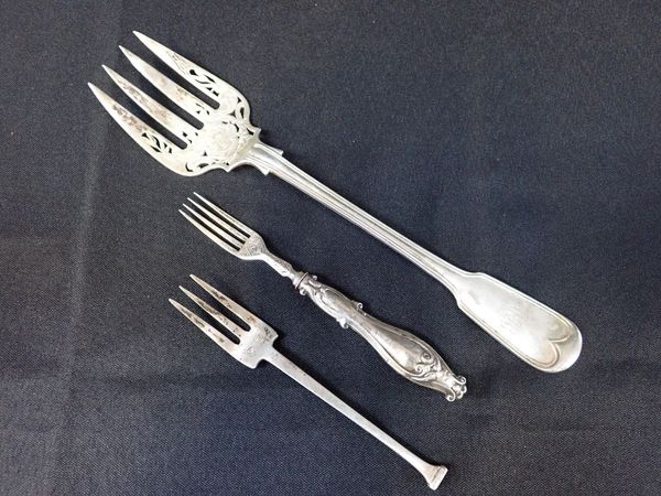 THREE SILVER FORKS, THE LARGEST, LONDON 1853, FRANCIS HIGGINS II