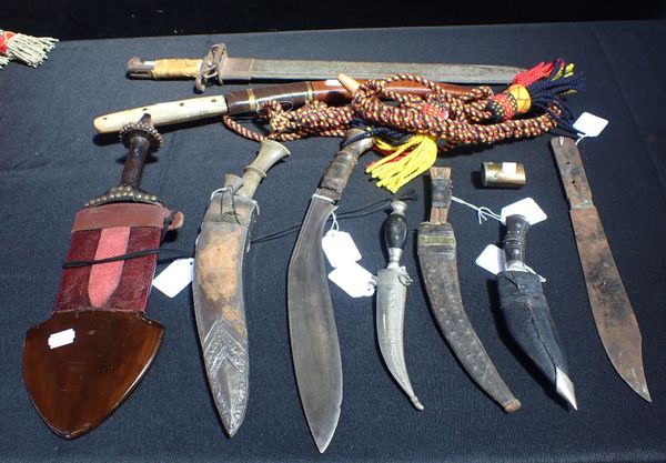 A COLLECTION OF KNIVES AND DAGGERS