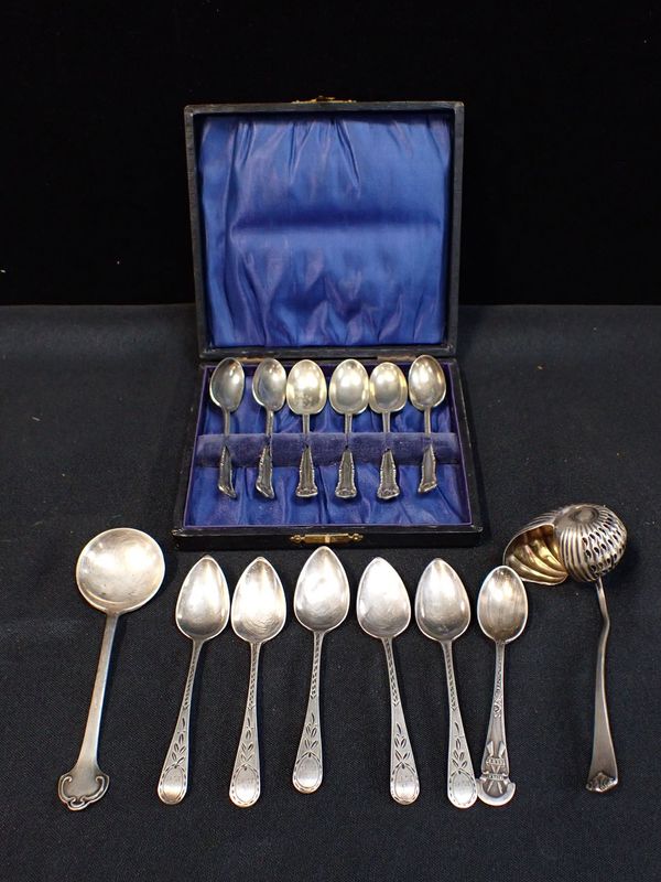 A SMALL COLLECTION OF SILVER SPOONS