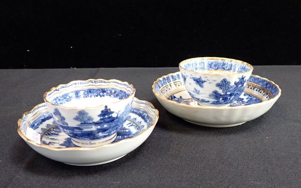 TWO EARLY 19TH CENTURY TEABOWLS AND SAUCERS