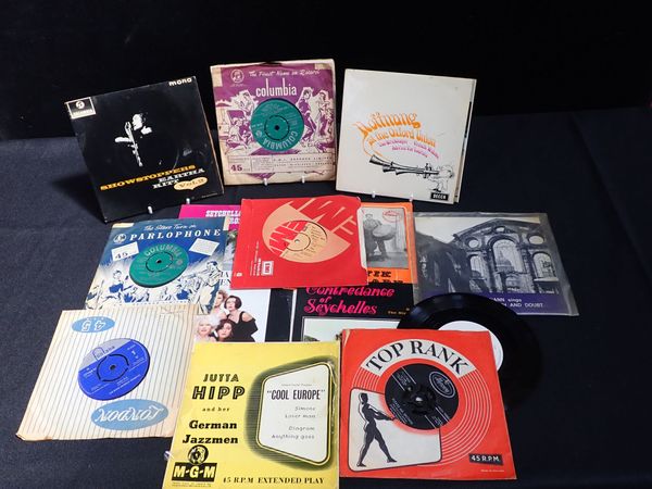 A SMALL QUANTITY OF 45 RPM RECORDS