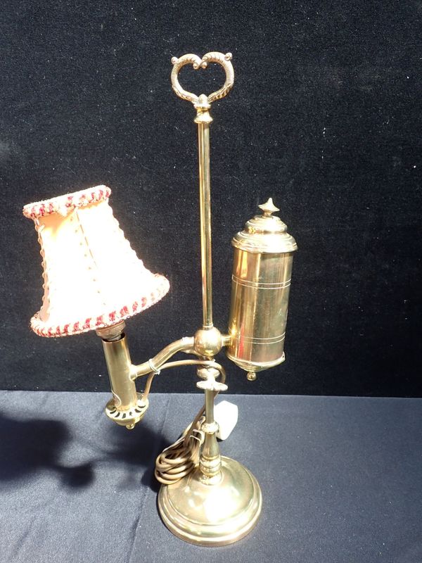 A BRASS COLZA LAMP BY SMETHURST & CO., NEW BOND ST.