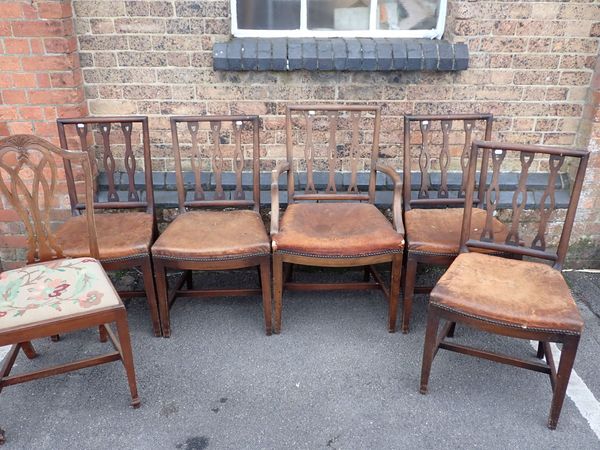 A PART SET OF FIVE 19TH CENTURY MAHOGANY DINING CHAIRS