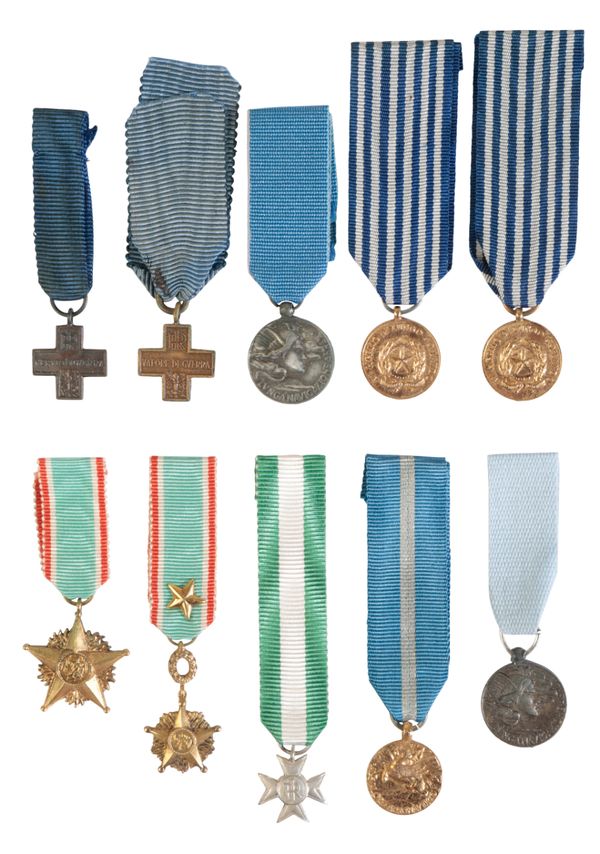 ITALY, REPUBLIC. A COLLECTION OF MINIATURE ORDERS AND MEDALS