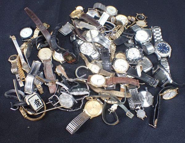 A LARGE QUANTITY OF VARIOUS GENTLEMAN'S AND LADY'S WRISTWATCHES