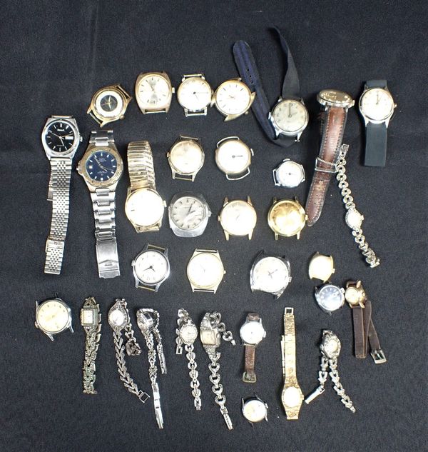 A QUANTITY OF VARIOUS GENTLEMAN'S AND LADY'S WRISTWATCHES