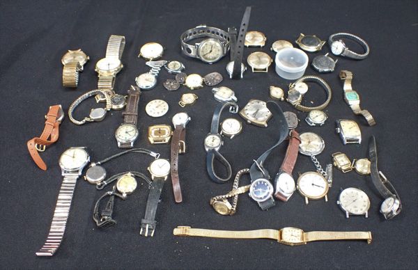 A QUANTITY OF VARIOUS GENTLEMAN'S AND LADY'S WRISTWATCHES