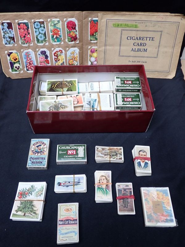 A QUANTITY OF LOOSE CIGARETTE CARDS