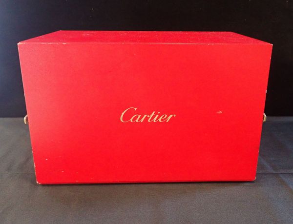 A 'CARTIER' WATCH/JEWELLERY SHOP CASE, IN RED LEATHER