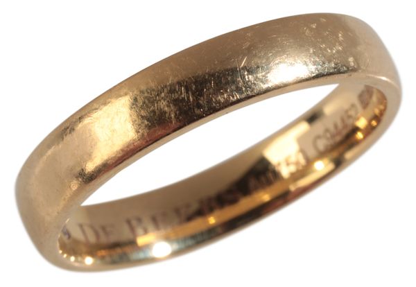 AN 18CT YELLOW GOLD WEDDING BAND