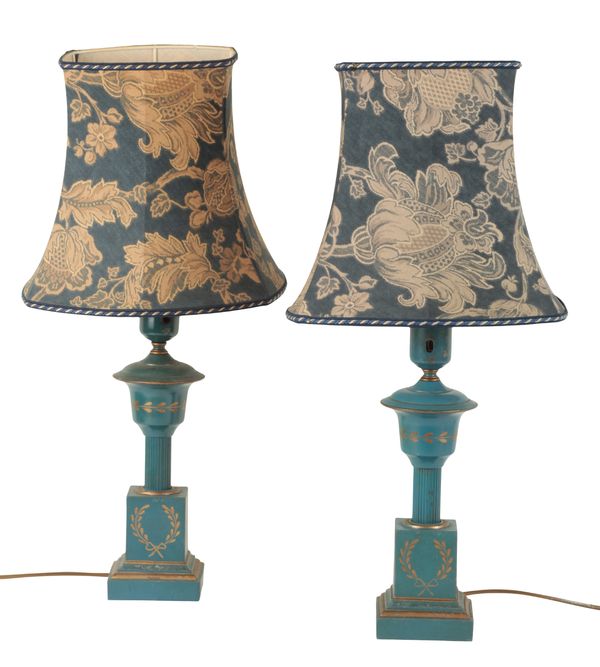 A PAIR OF EMPIRE STYLE BLUE-PAINTED AND PARCEL GILT TABLE LAMPS