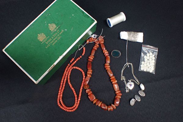 A SILVER JEWELLERY CHAIN, A CORAL NECKLACE