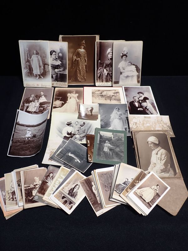 A COLLECTION OF CARTES DE VISITE, CABINET PORTRAITS