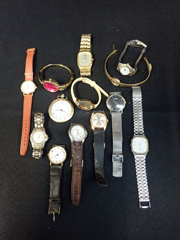 A COLLECTION OF WRISTWATCHES